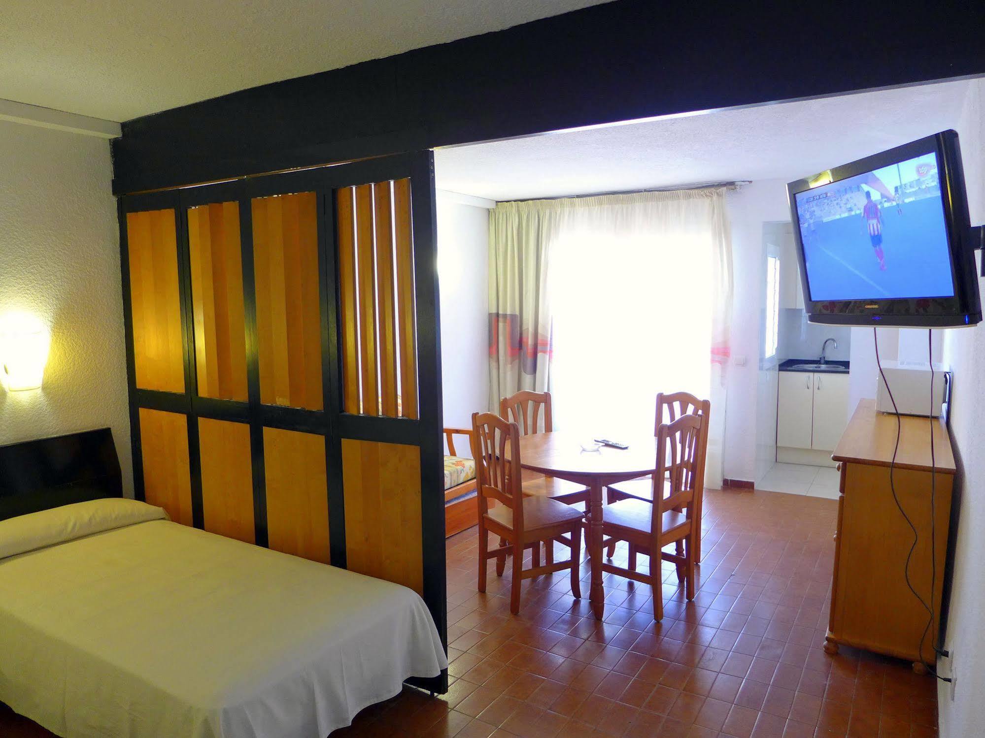 Apartamentos Alboran-Arysal Салоу Экстерьер фото
